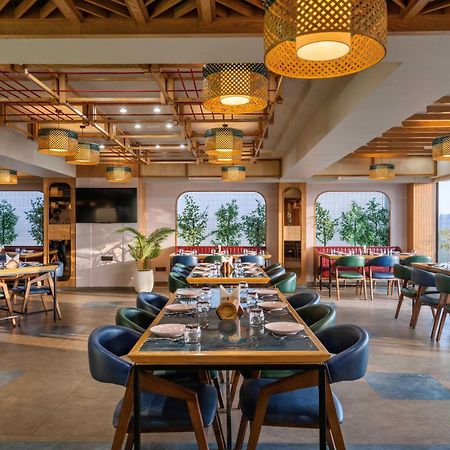 The Lemon Grass Hotel Gandhinagar Ngoại thất bức ảnh