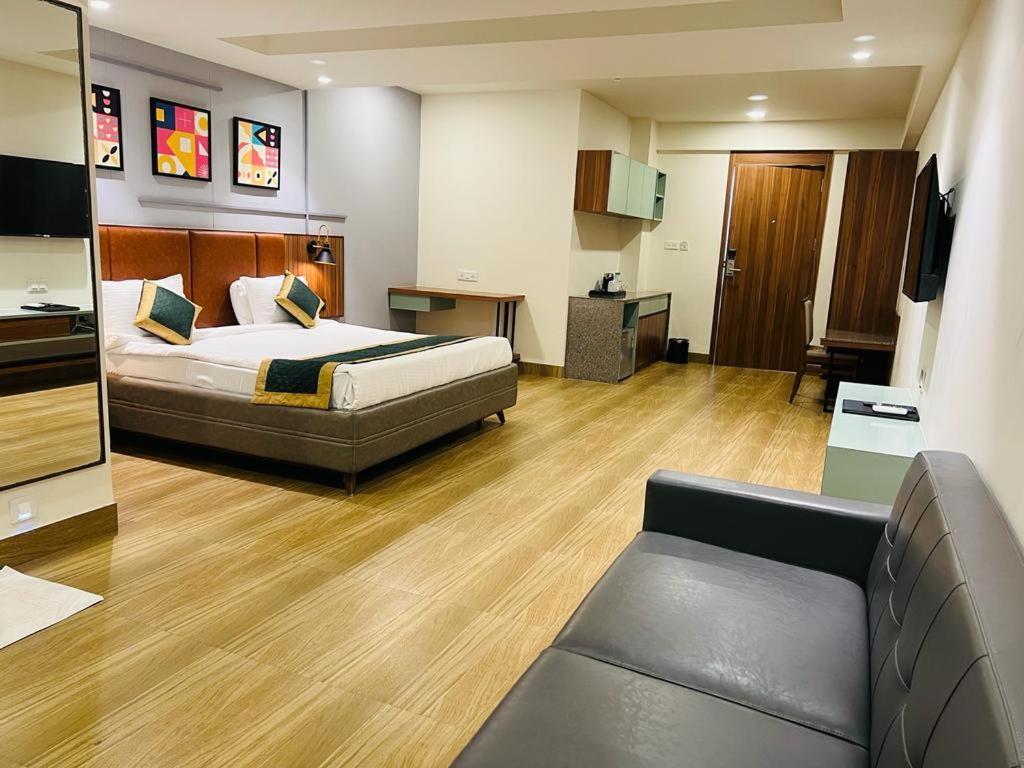 The Lemon Grass Hotel Gandhinagar Ngoại thất bức ảnh