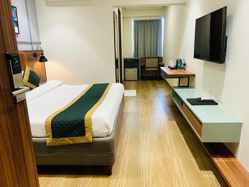 The Lemon Grass Hotel Gandhinagar Ngoại thất bức ảnh