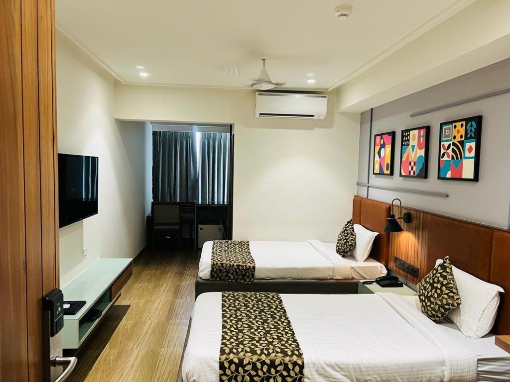 The Lemon Grass Hotel Gandhinagar Ngoại thất bức ảnh