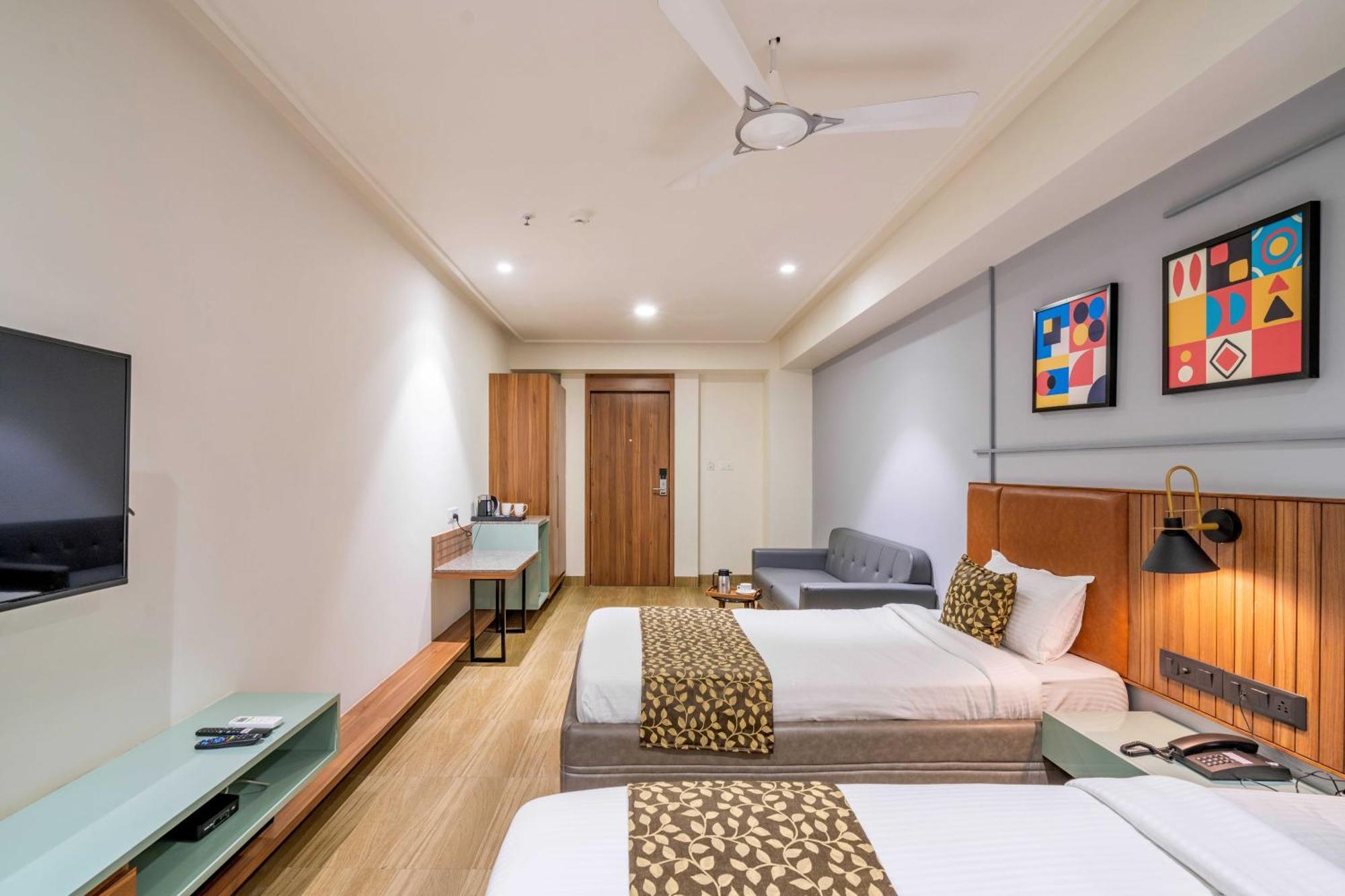 The Lemon Grass Hotel Gandhinagar Ngoại thất bức ảnh