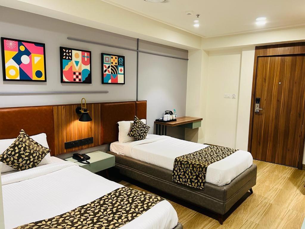 The Lemon Grass Hotel Gandhinagar Ngoại thất bức ảnh