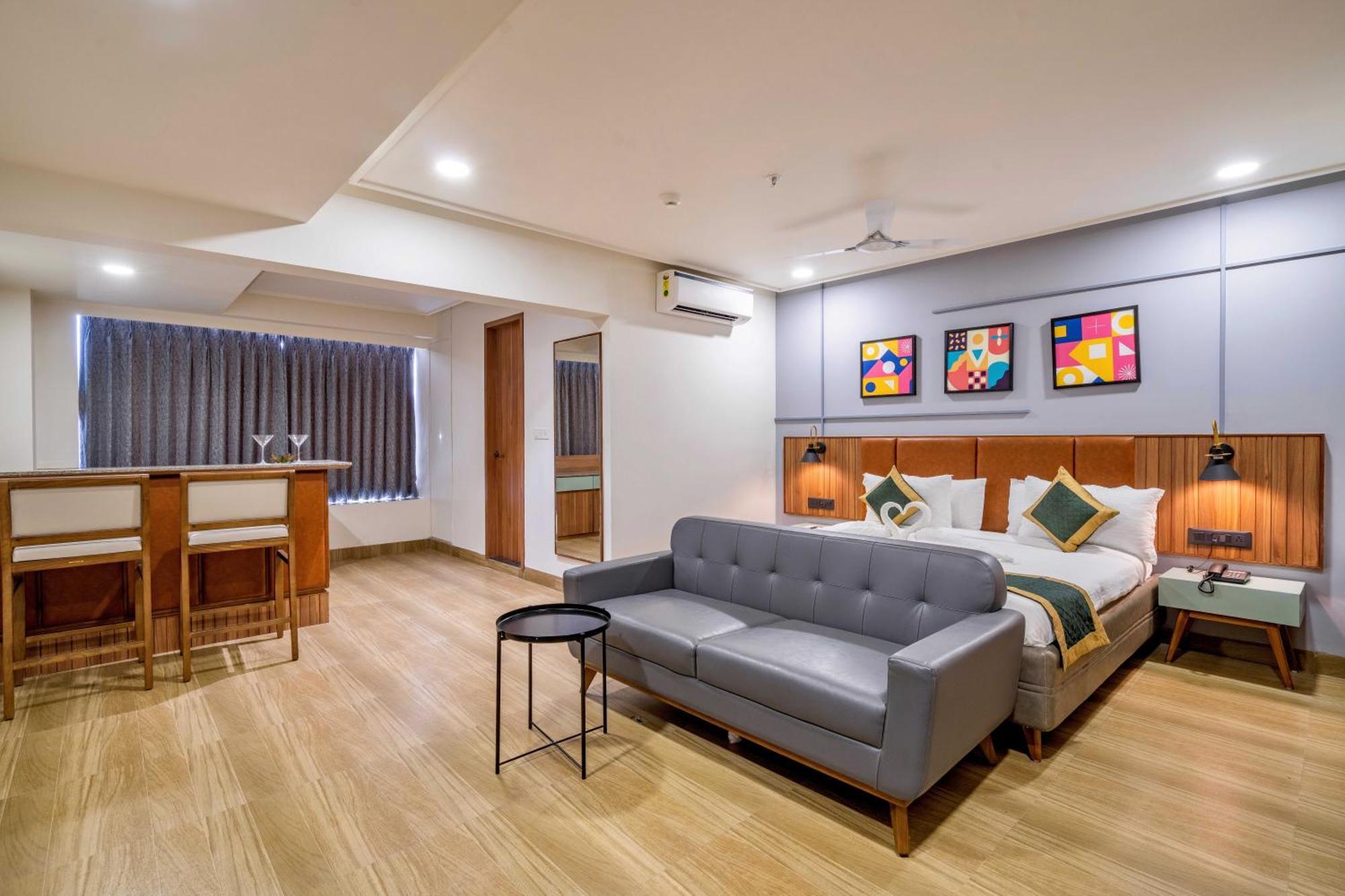 The Lemon Grass Hotel Gandhinagar Ngoại thất bức ảnh
