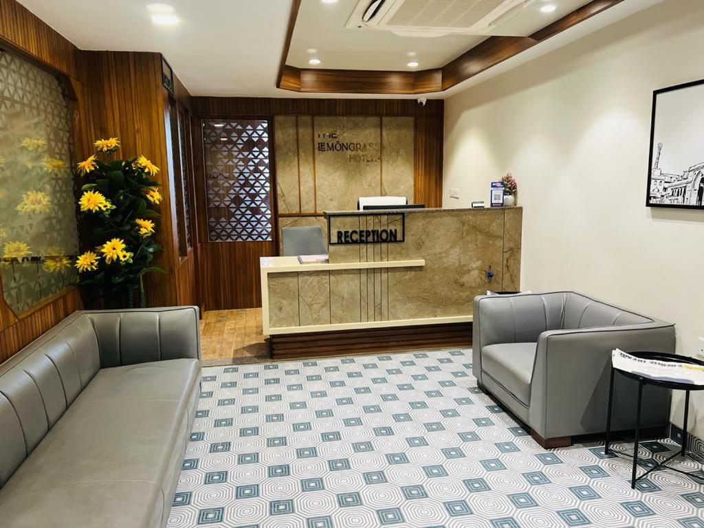 The Lemon Grass Hotel Gandhinagar Ngoại thất bức ảnh