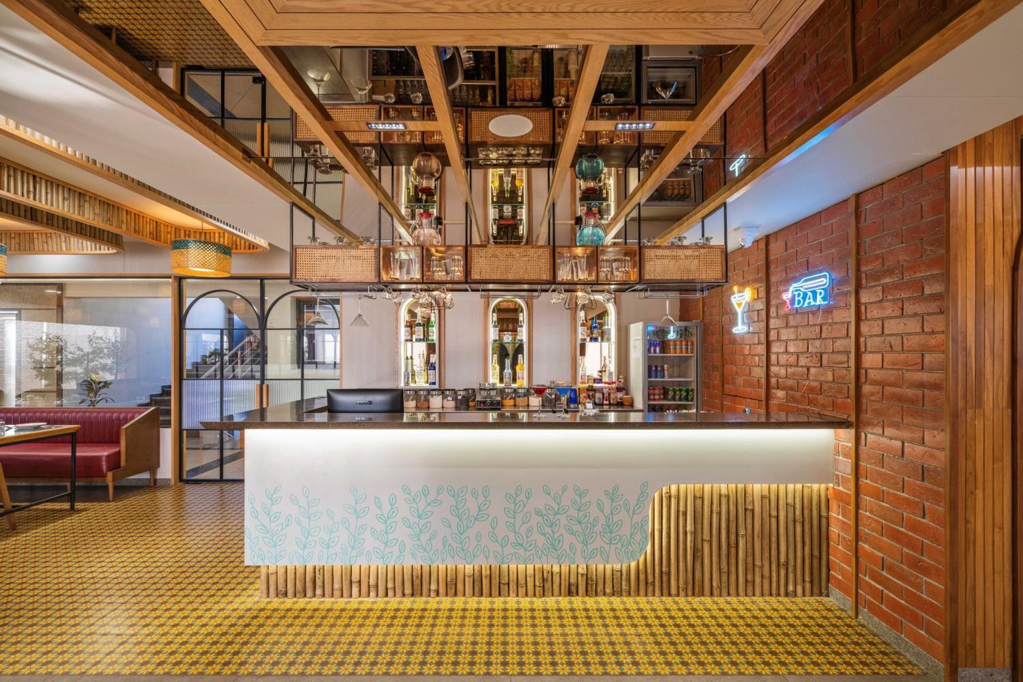 The Lemon Grass Hotel Gandhinagar Ngoại thất bức ảnh