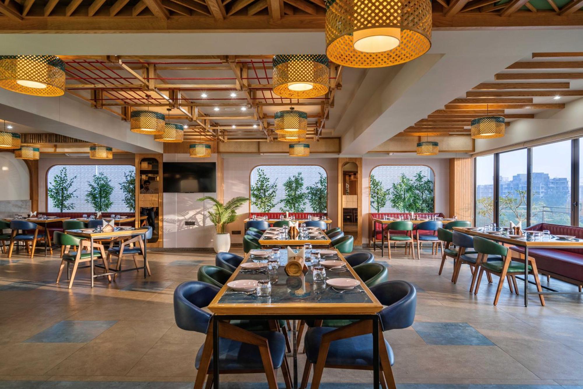 The Lemon Grass Hotel Gandhinagar Ngoại thất bức ảnh